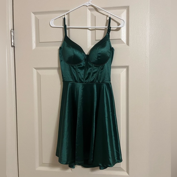 Macie Satin Corset Party Dress (S) Windsor - Picture 4 of 6